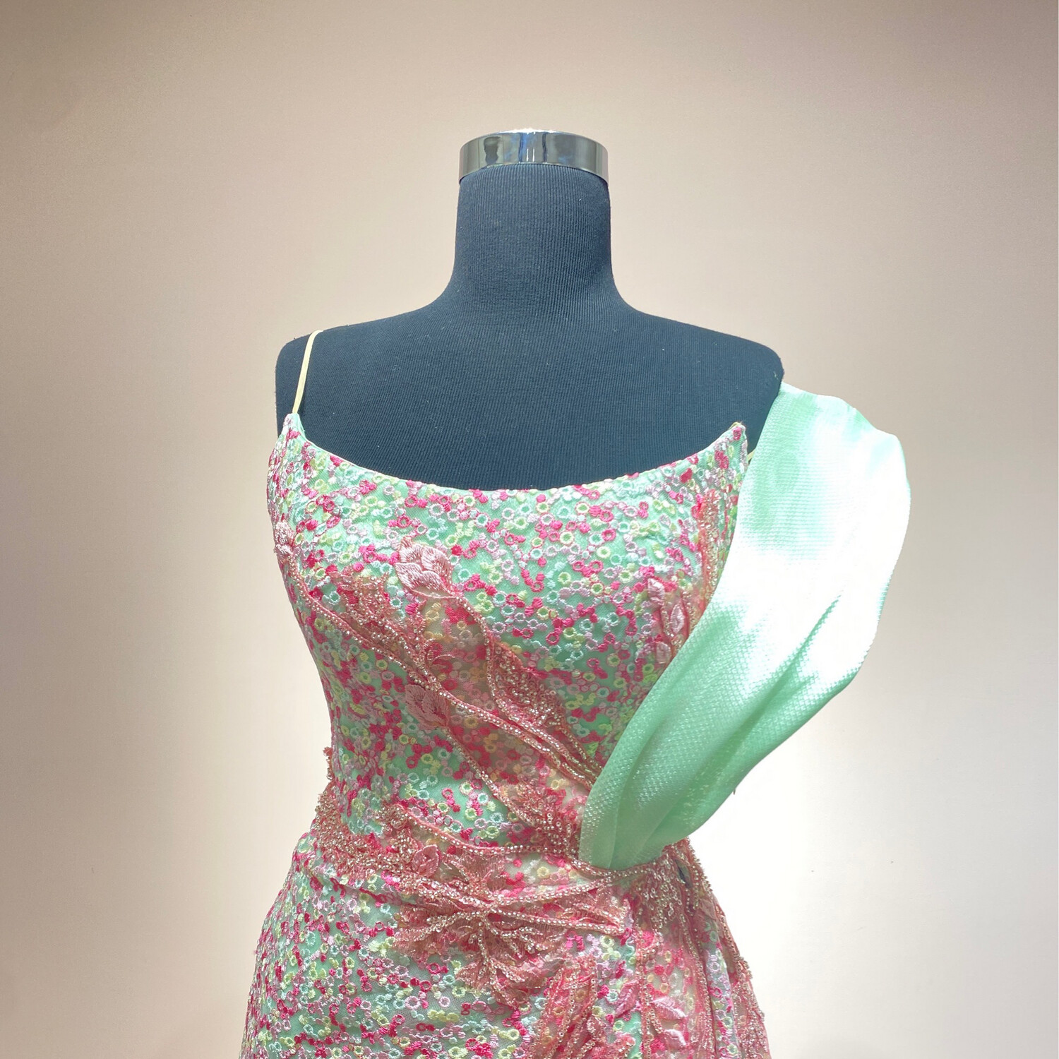 VESTIDO LARGO CORTE SIRENA TALLA 42 COLOR VERDE