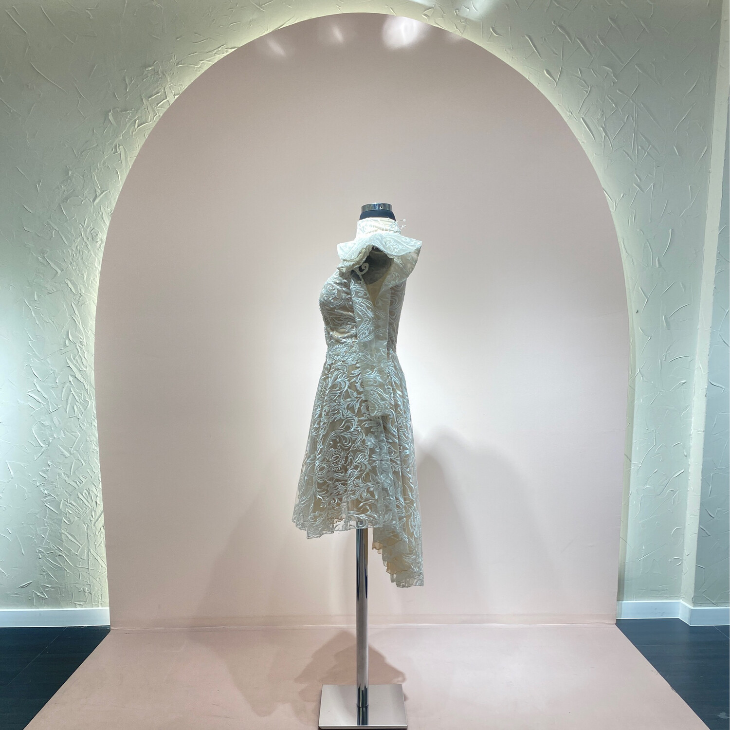 VESTIDO CORTO TALLA 40/XS COLOR BLANCO