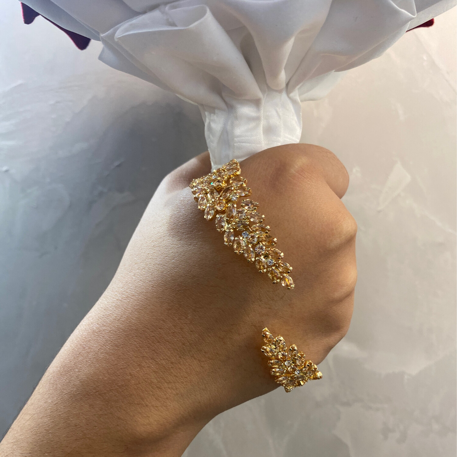 Accesorio de Mano Dorado