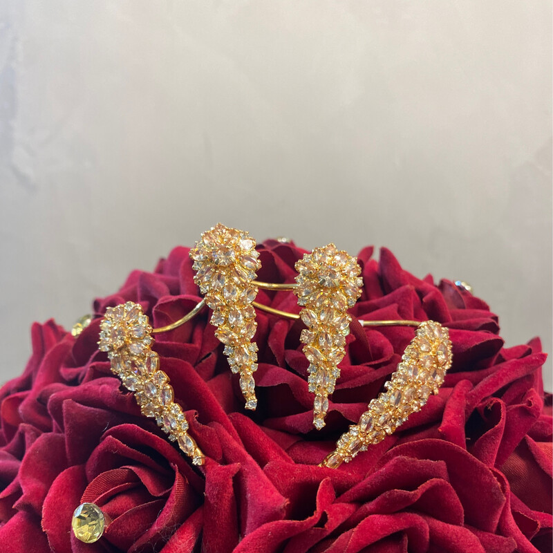 Accesorio de Mano Dorado 