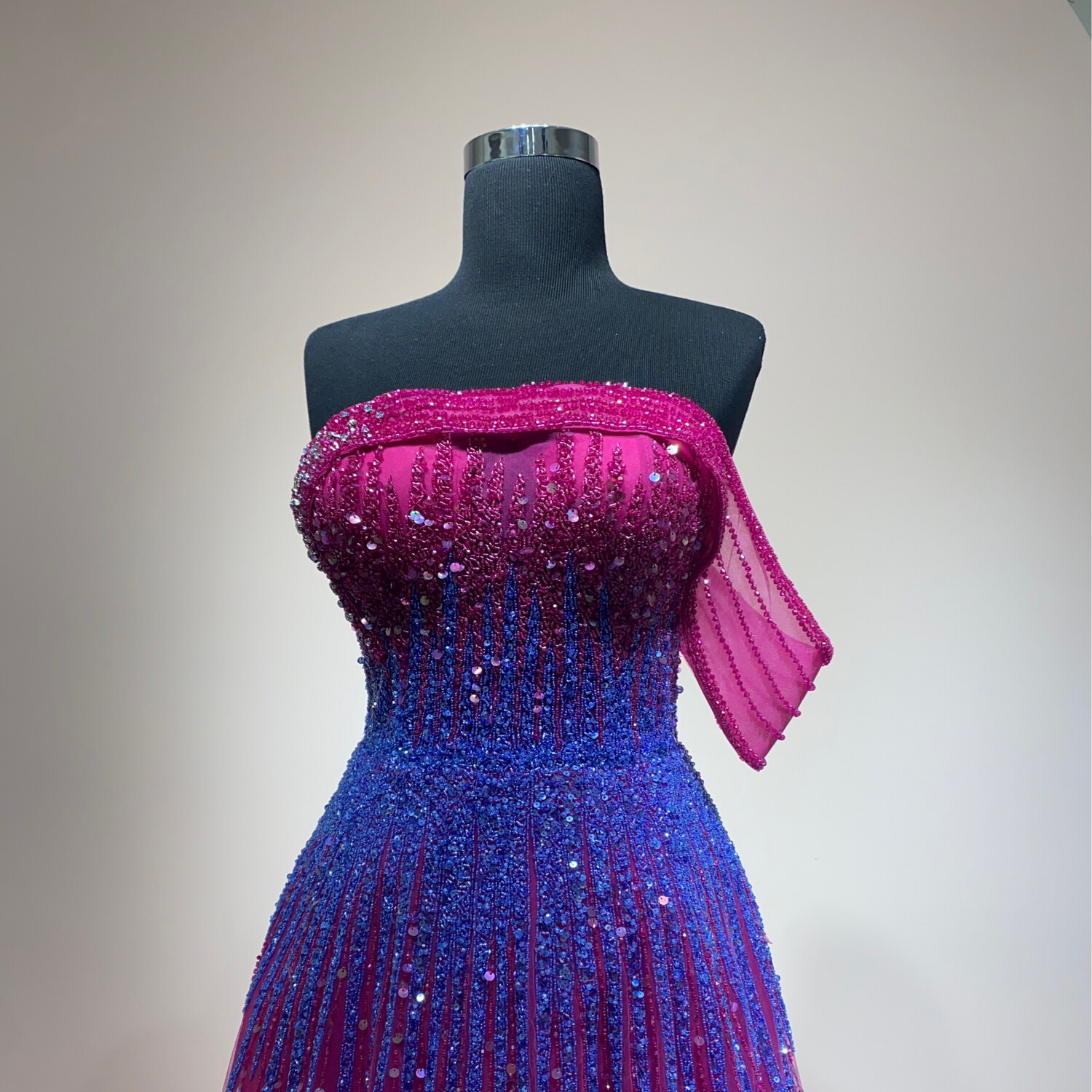 VESTIDO LARGO COLOR FUCSIA TALLA 10/S