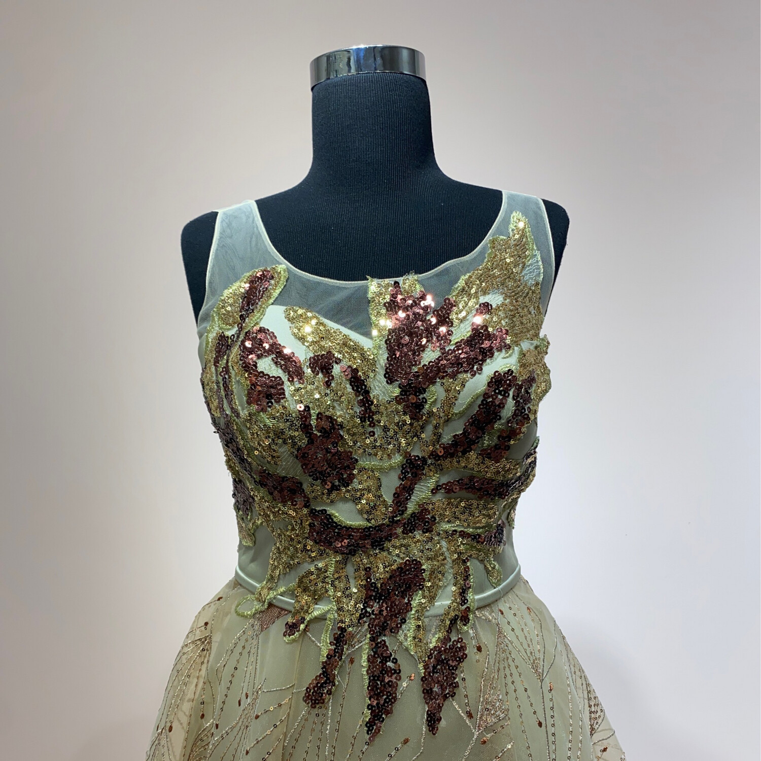 Talla 40 - Gold / Details Red Wine