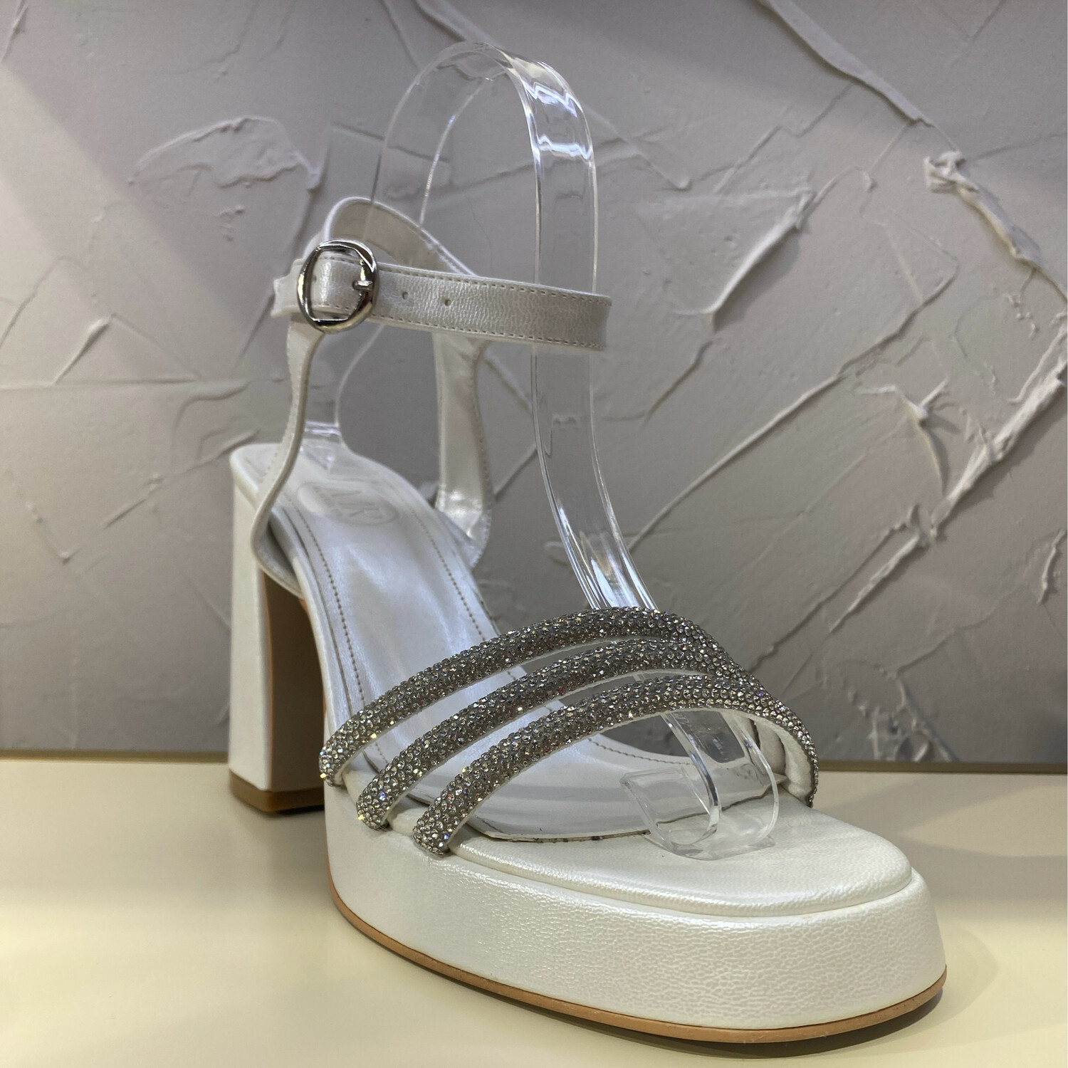 SANDALIA BLANCAS - ABIERTA DE 3 LINEAS CON BRILLANTES - TACON DE 10 CM / PLATAFORMA DE CM