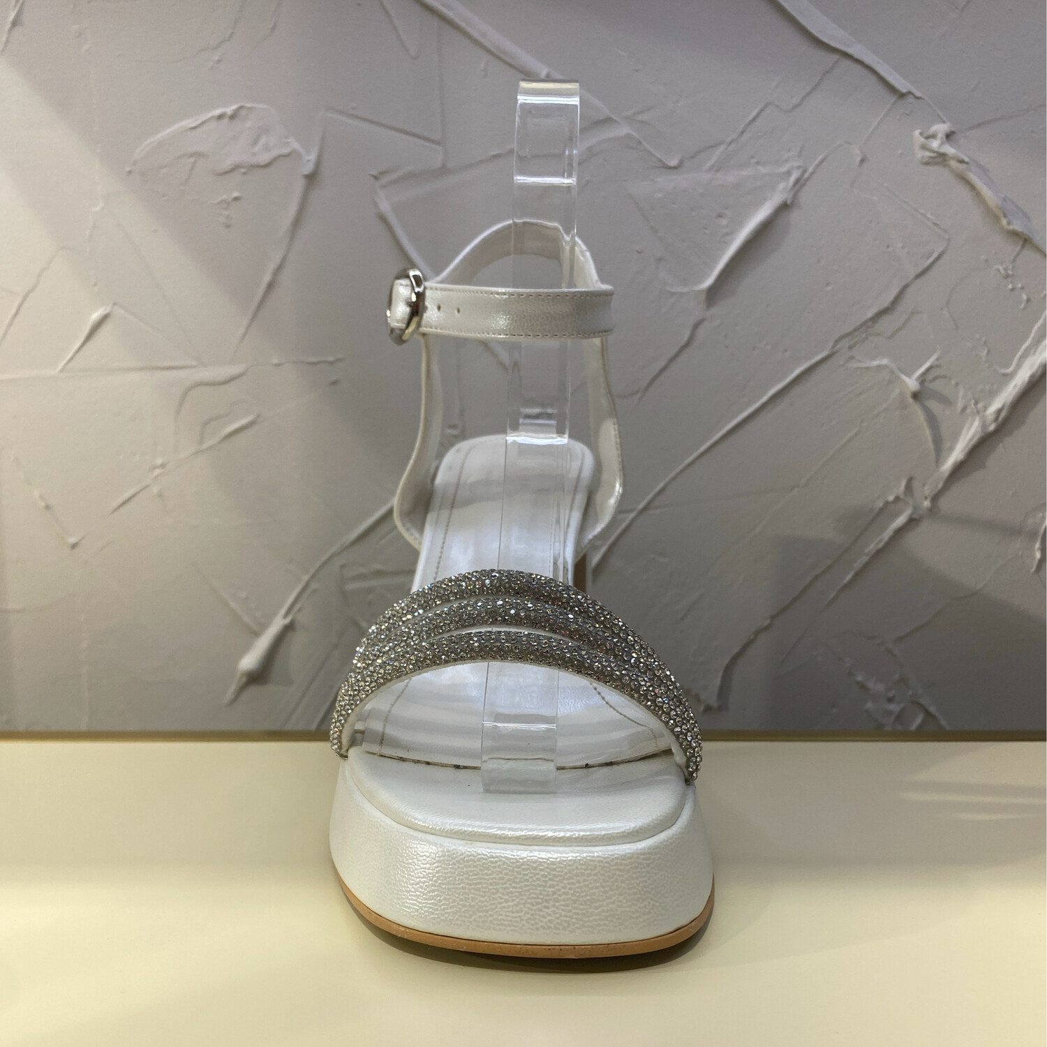 SANDALIA BLANCAS - ABIERTA DE 3 LINEAS CON BRILLANTES - TACON DE 10 CM / PLATAFORMA DE CM