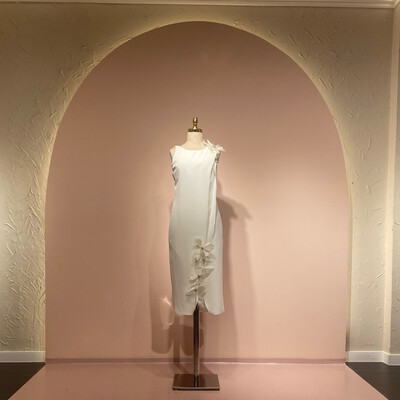 Vestido corto color blanco de diversas tallas
