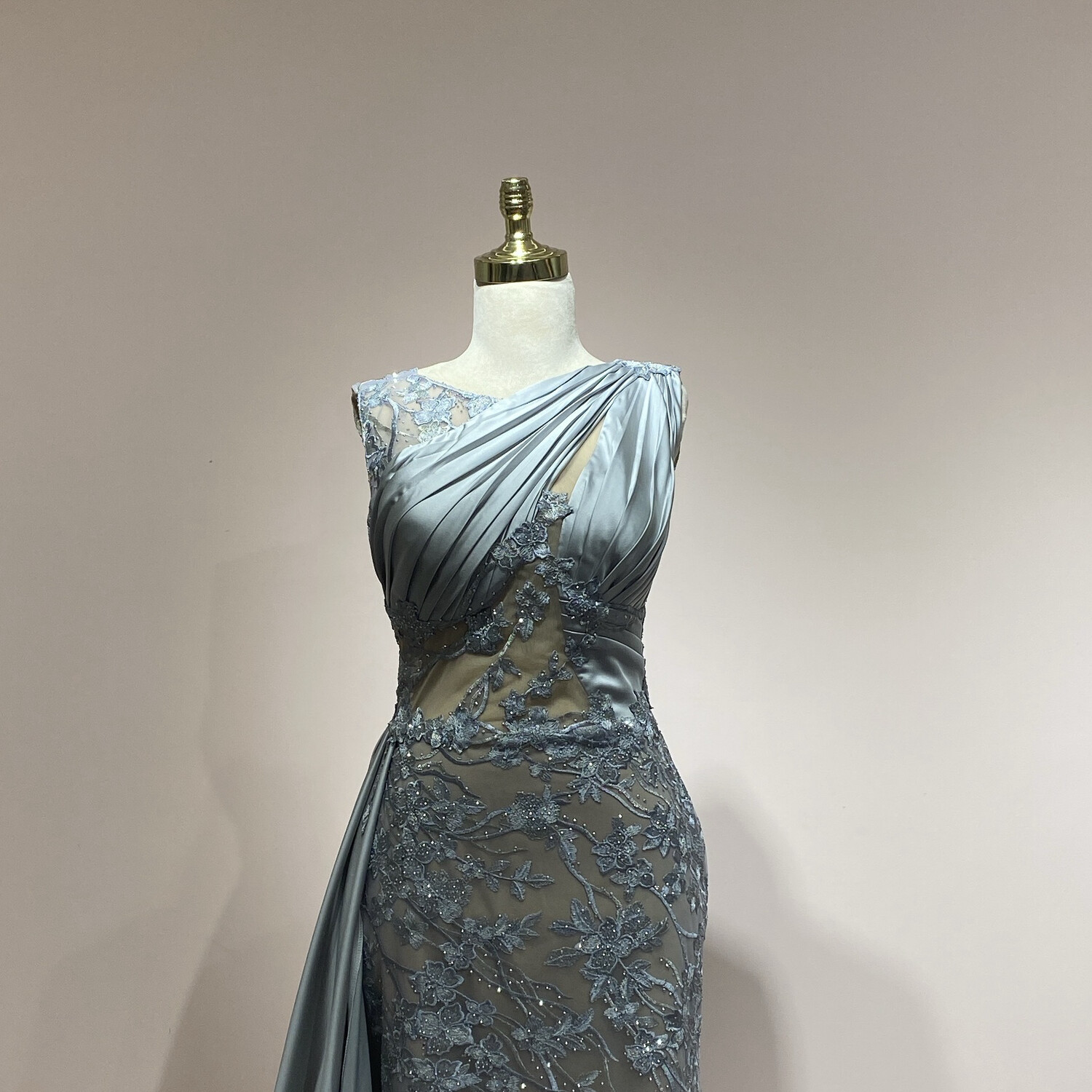 VENDIDO 2025 - Vestido largo color gris talla 44/12 VENDIDO 2025 - Vestido largo color gris talla 44/12