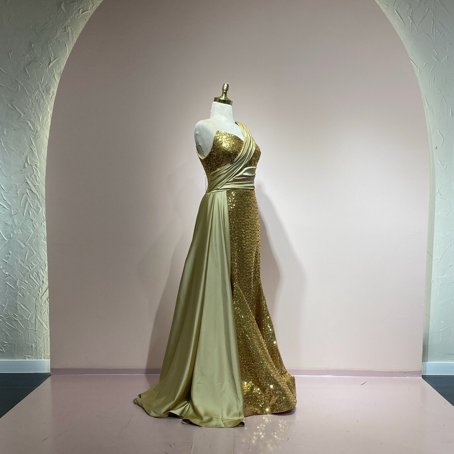 Vestido largo dorado talla 44/12