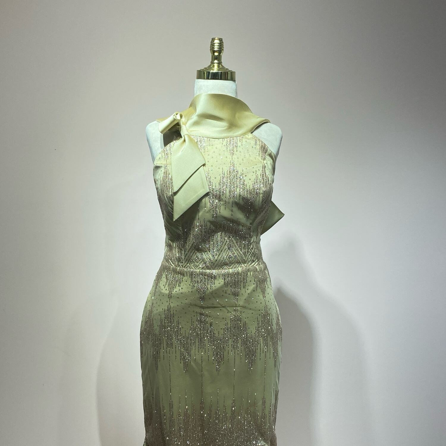 Vestido largo dorado talla 44/12