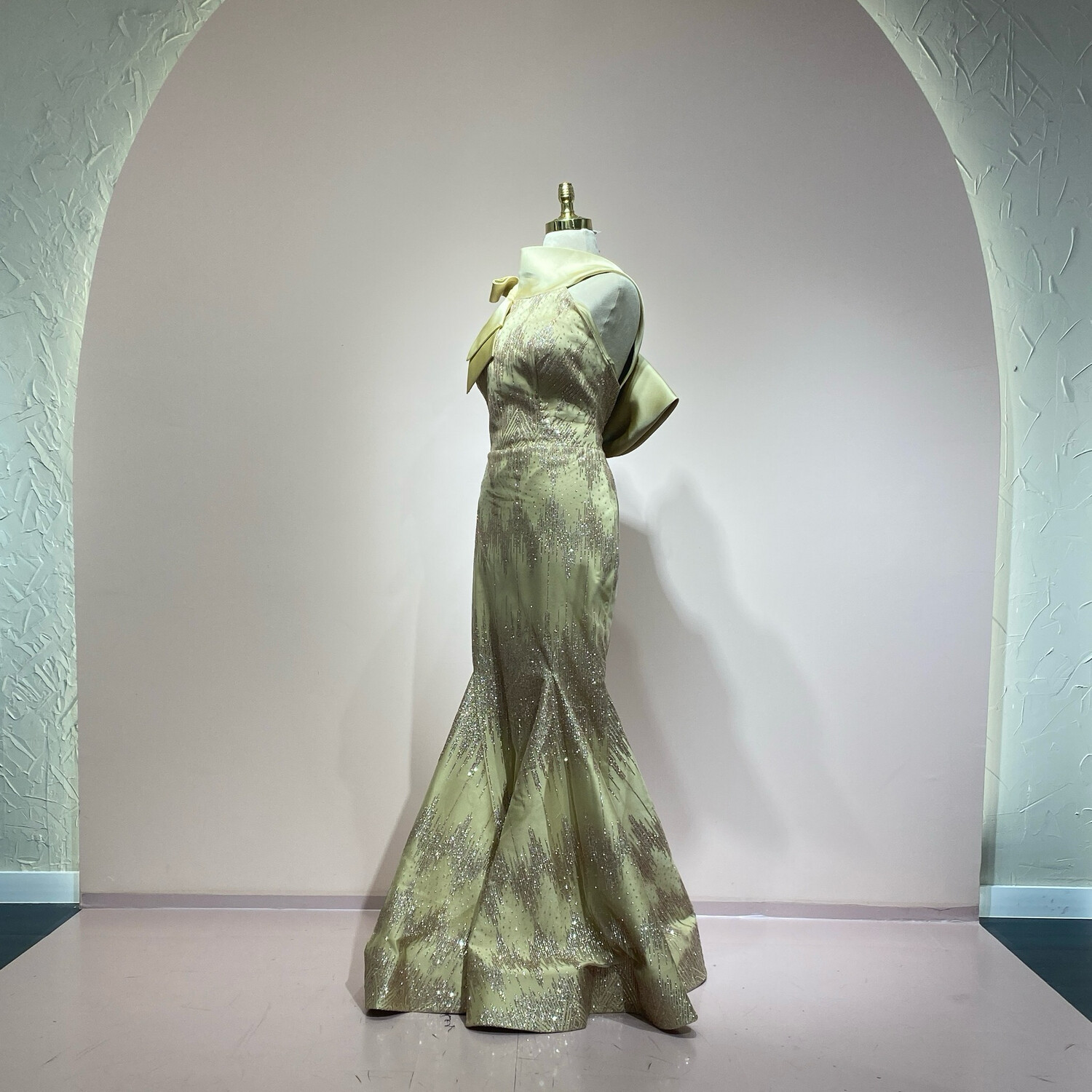 Vestido largo dorado talla 44/12