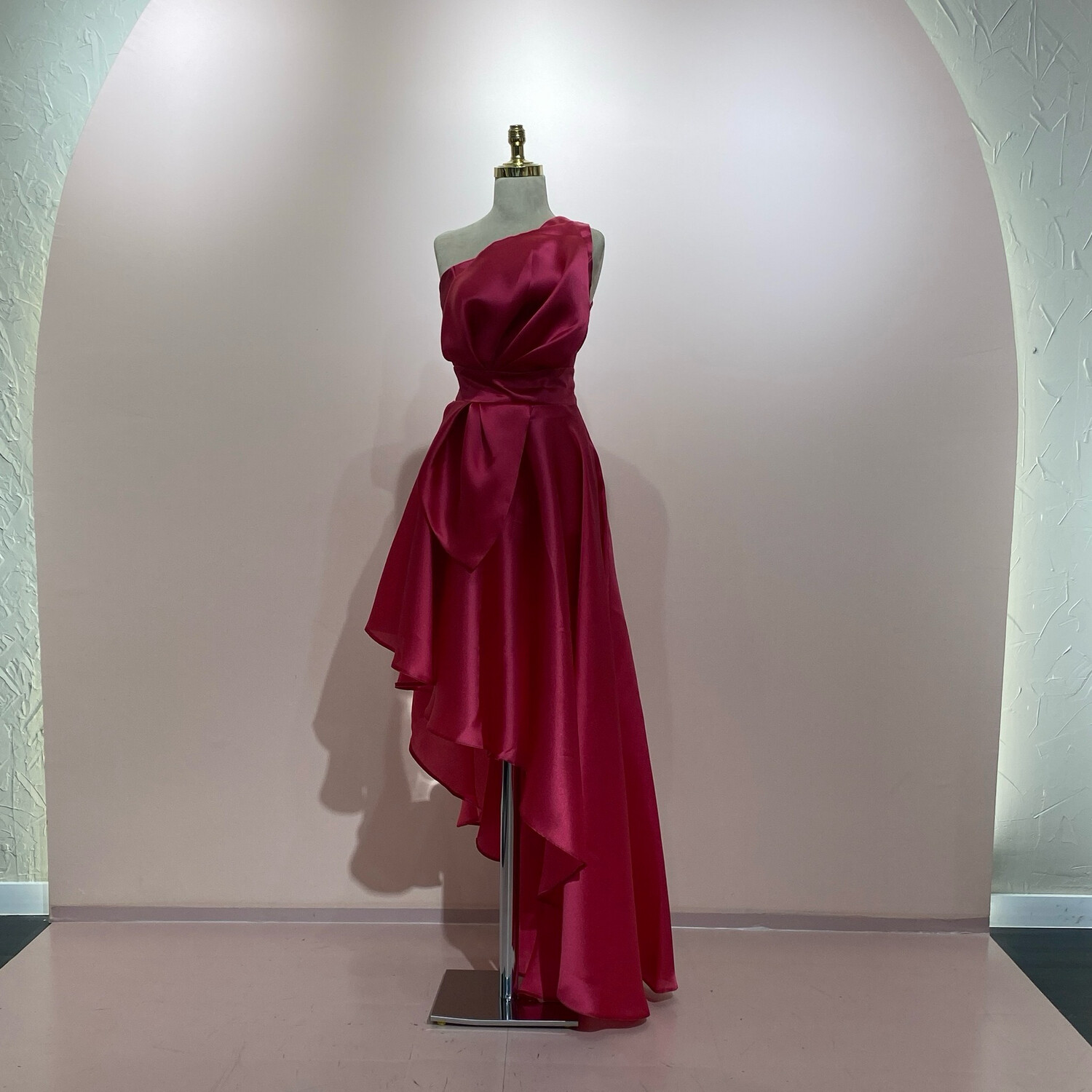 Vestido corto fucsia talla 40