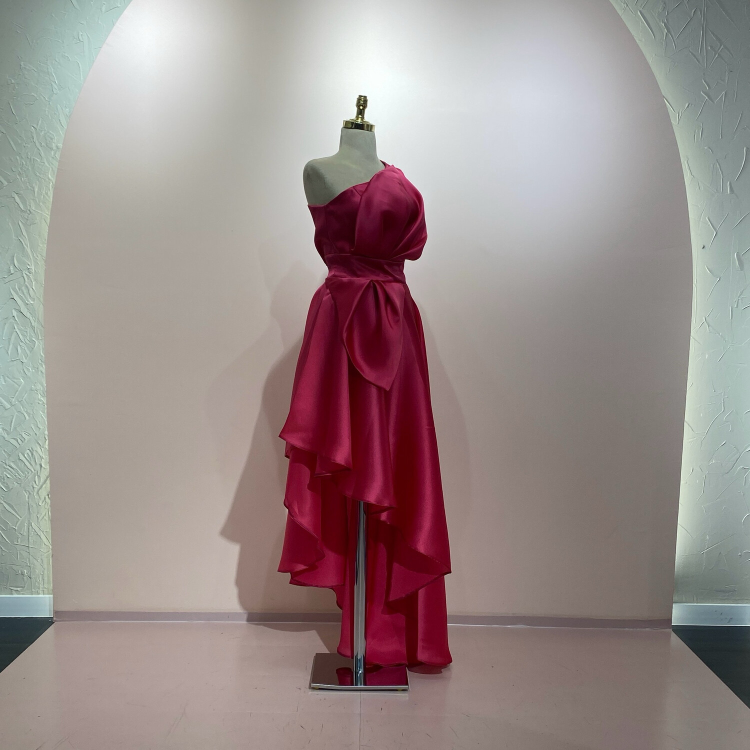 Vestido corto fucsia talla 40
