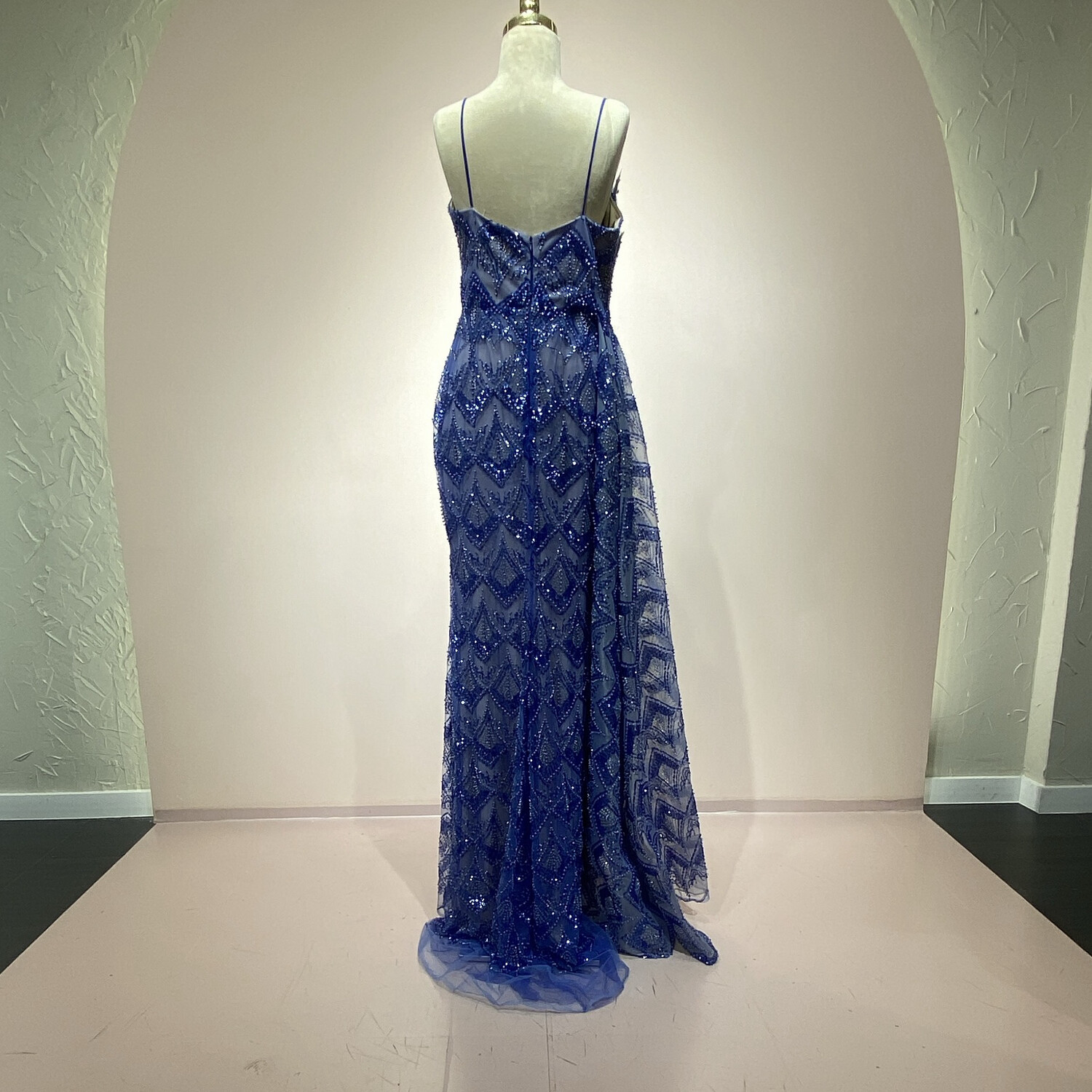Vestido largo corte recto, color azul indigo. Talla S