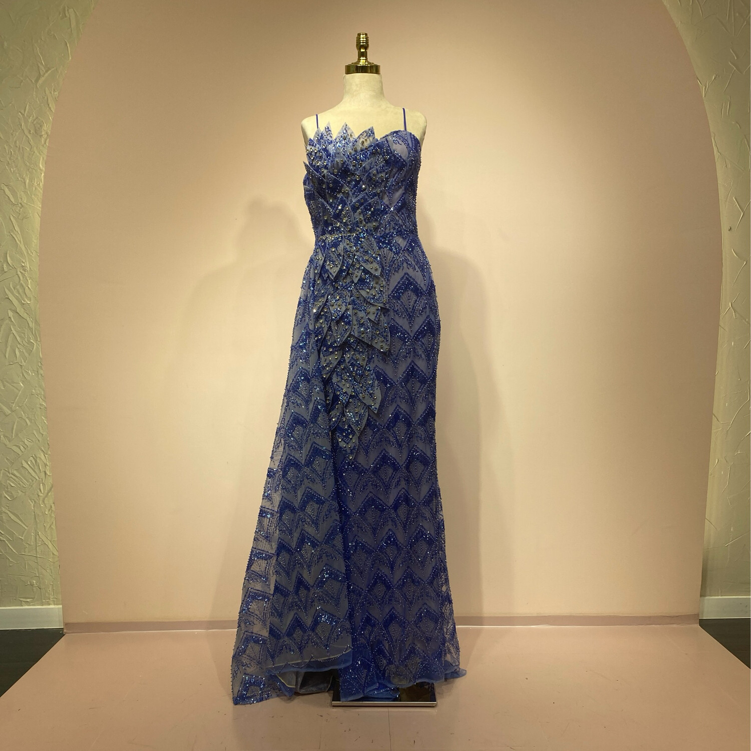 Vestido largo corte recto, color azul indigo. Talla S