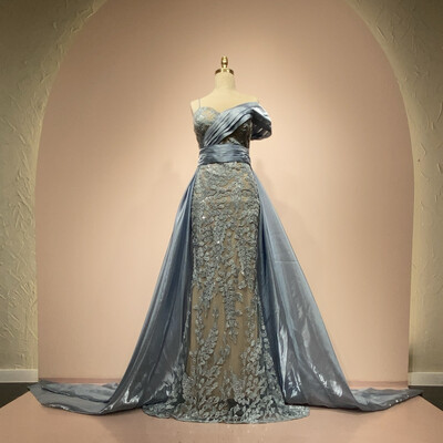 Vestido largo corte recto. color celeste. Talla S Vestido largo corte recto. color celeste. Talla S