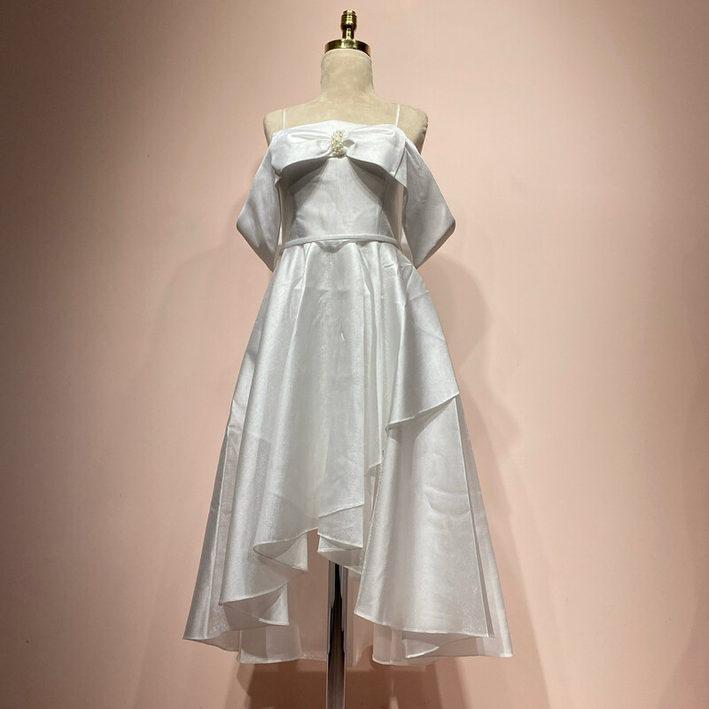 Vestido corto blanco de diversas tallas