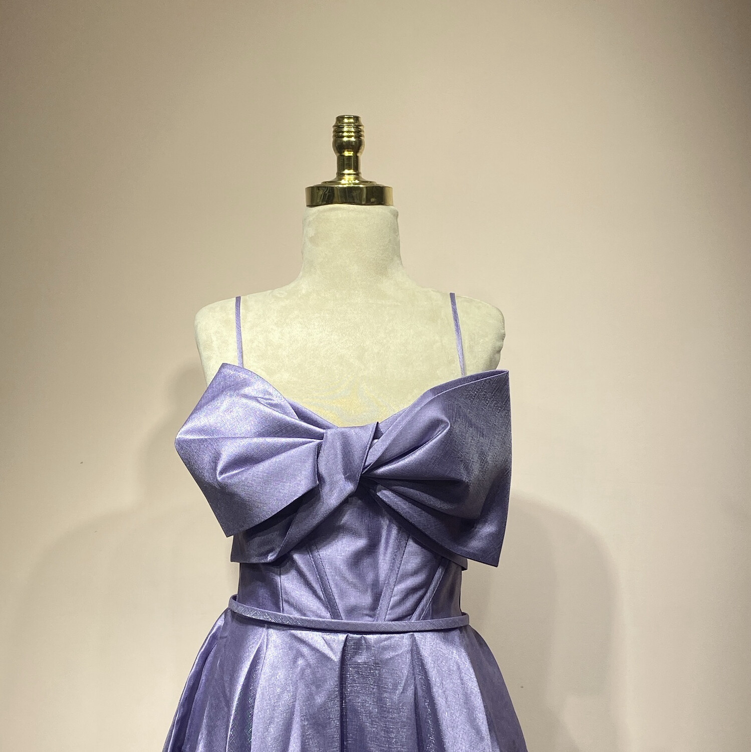 Vestido corto morado de diversas tallas
