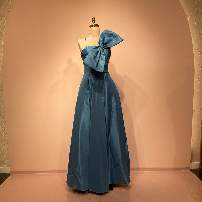 Vestido largo color celeste en diversas tallas