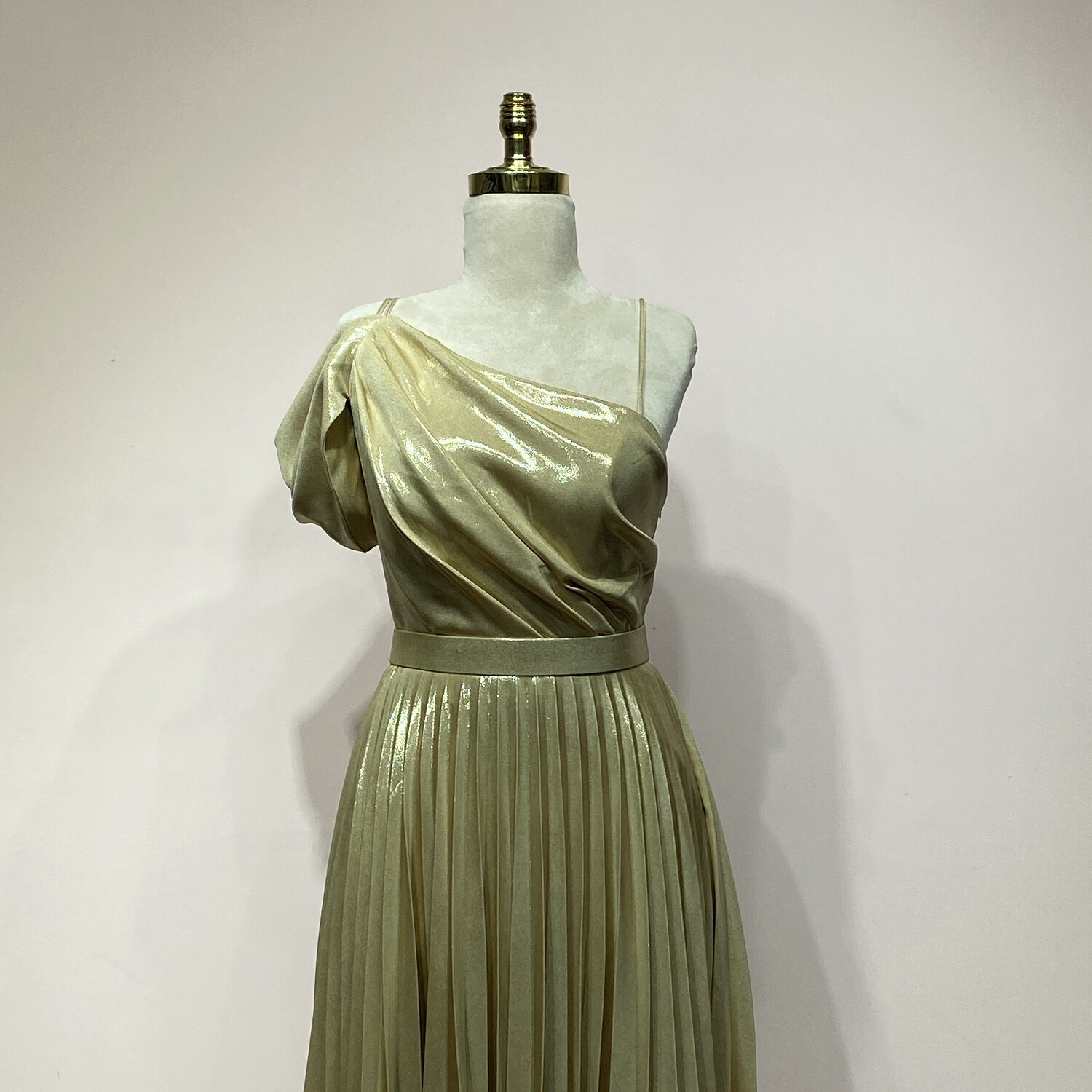 Vestido corto dorado talla 35/38/40/42