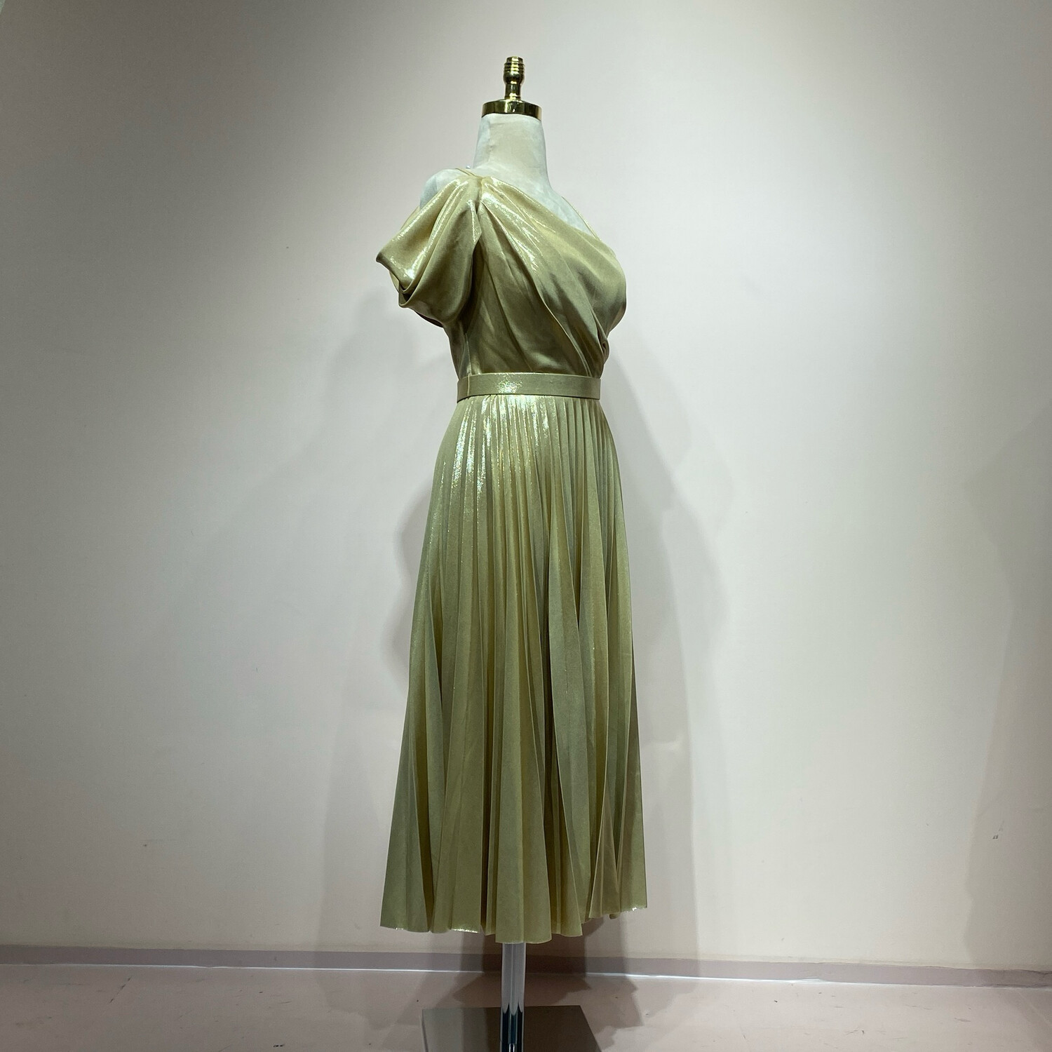 Vestido corto dorado talla 35/38/40/42