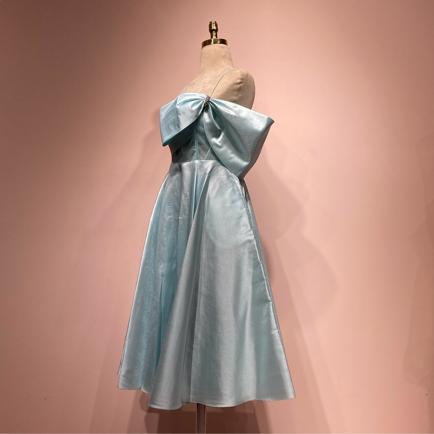 Vestido corto celeste en dos tallas