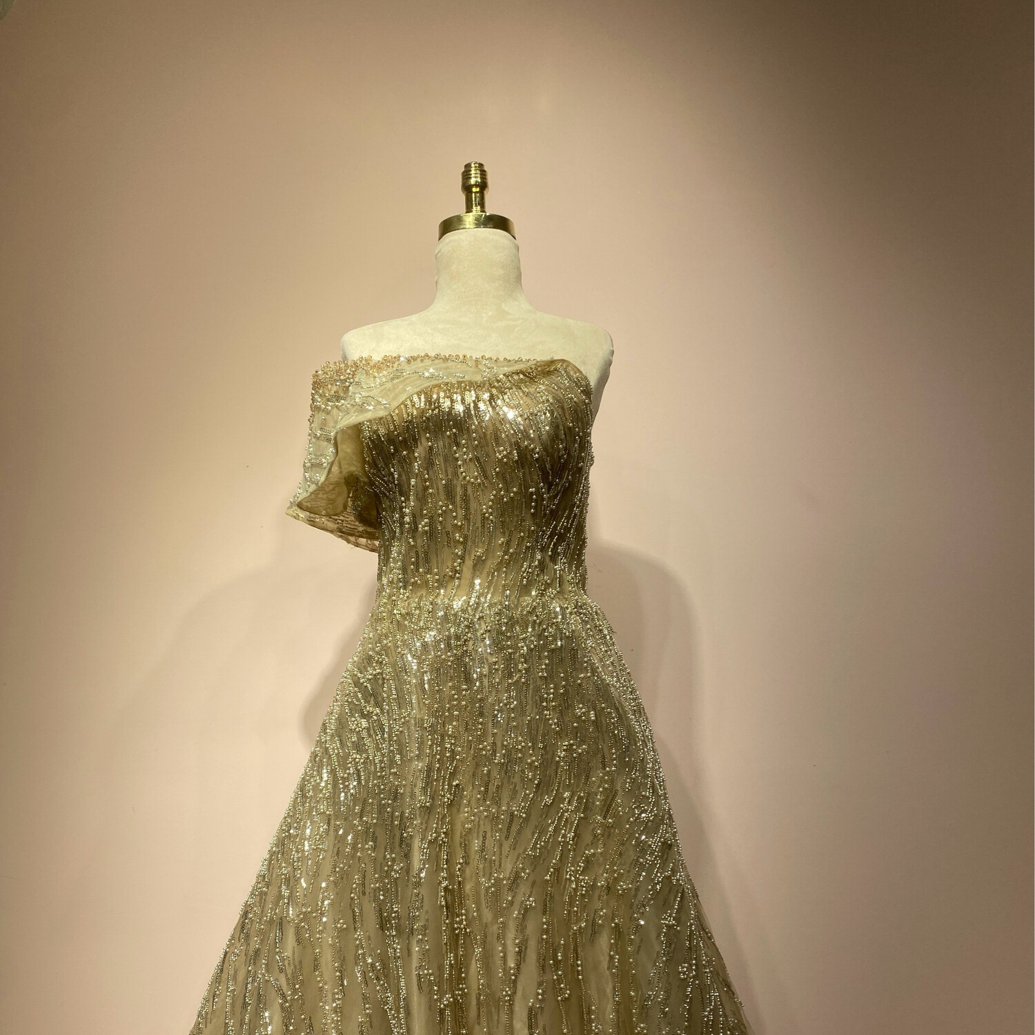 Vestido Largo Color Gold Talla 46/15