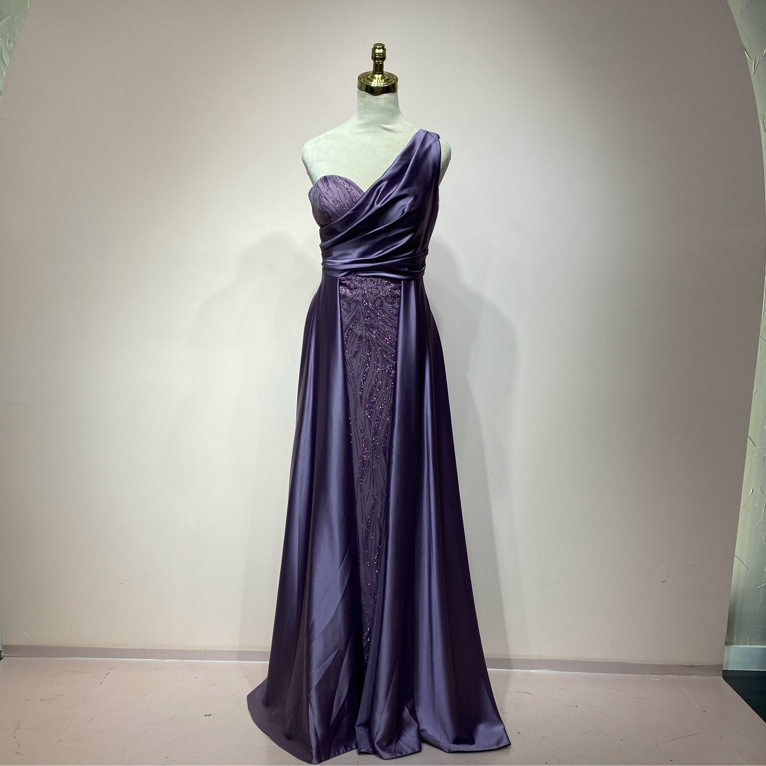 Vestido largo lila talla 4