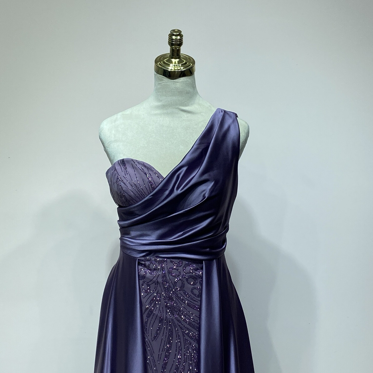 Vestido largo lila talla 4