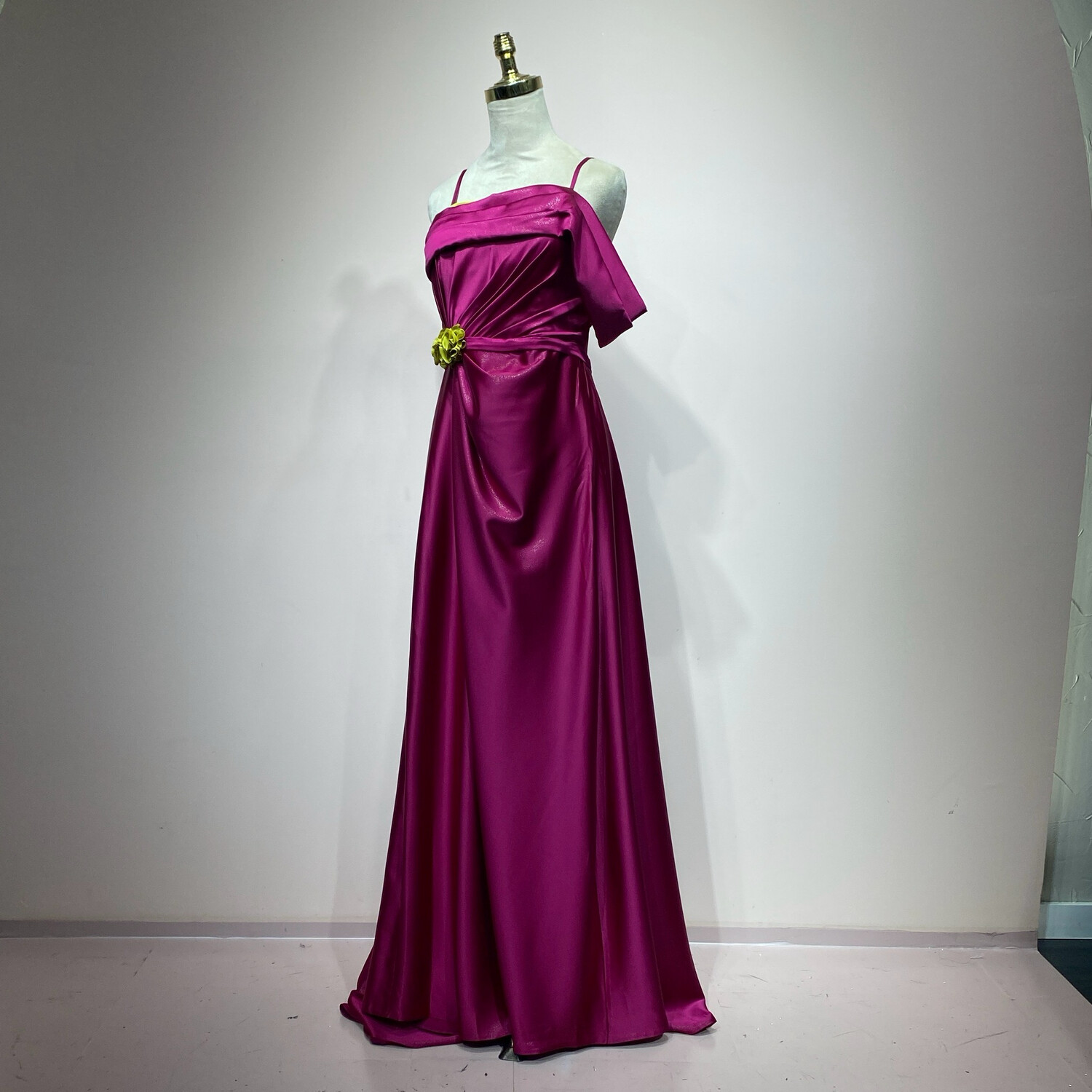 Vestido largo magenta talla 8/40 Vestido largo magenta talla 8/40