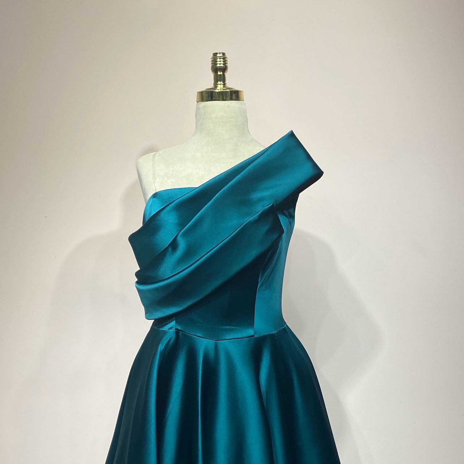 VENDIDO 2025 - Vestido largo verde esmeralda talla 42/10 VENDIDO 2025 - Vestido largo verde esmeralda talla 42/10