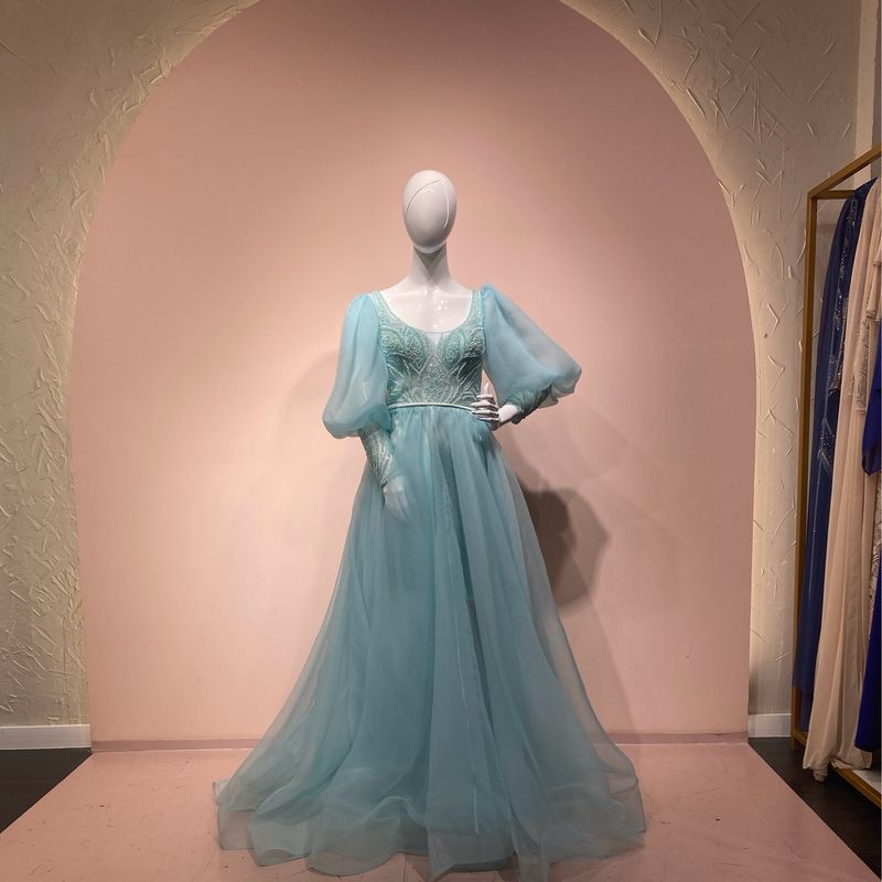 REBAJADO - VESTIDO LARGO 	COLOR	CELESTE	TALLA:	44	EU	o	12	US