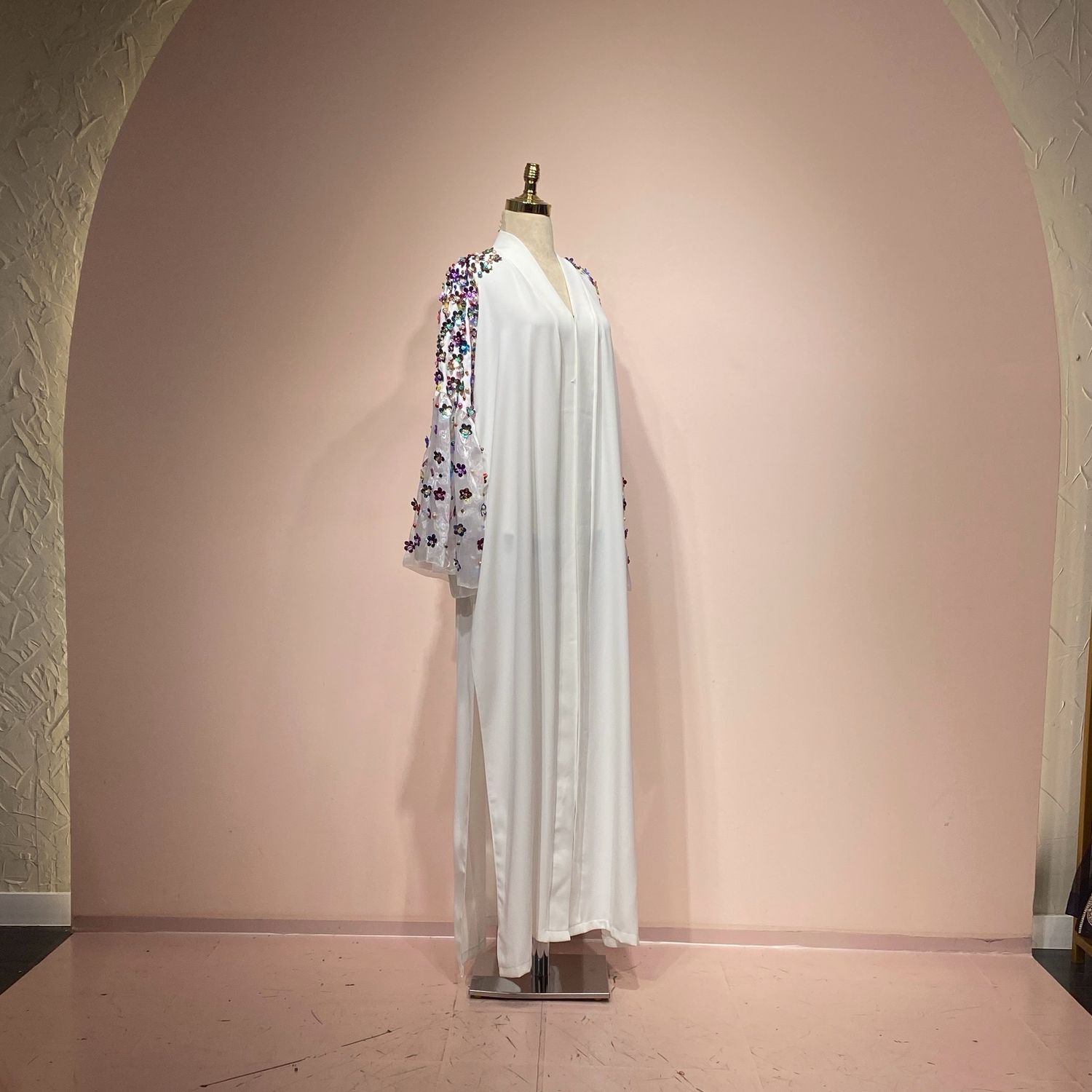 Abaya blanca de flores talla 2