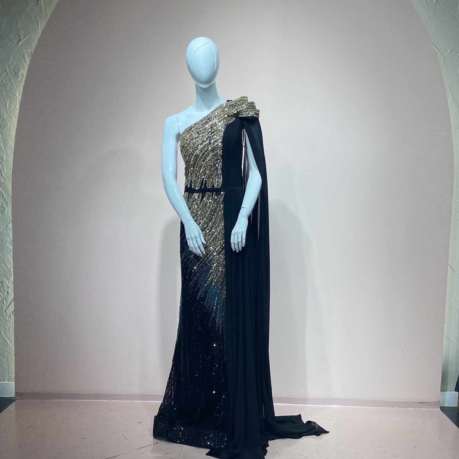 Vestido negro dorado talla 16