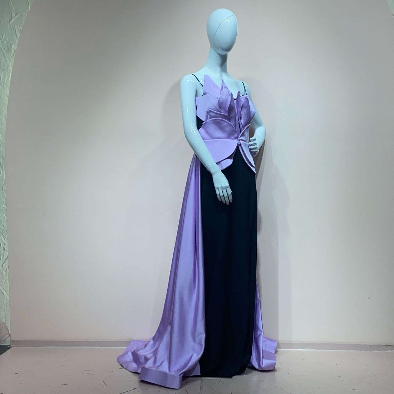 Vestido largo color morado/negro talla 46/14 Vestido largo color morado/negro talla 46/14