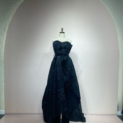 Vestido largo corte A, color negro. Talla M
