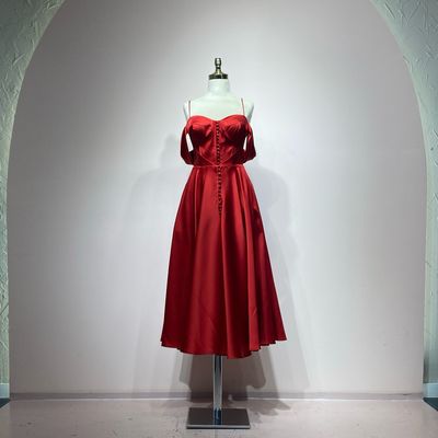 Vestido corto color rojo corte midi talla 38/6