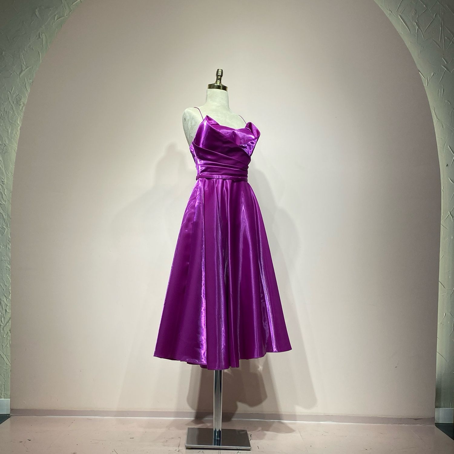 Vestido corte midi fucsia talla 42/10