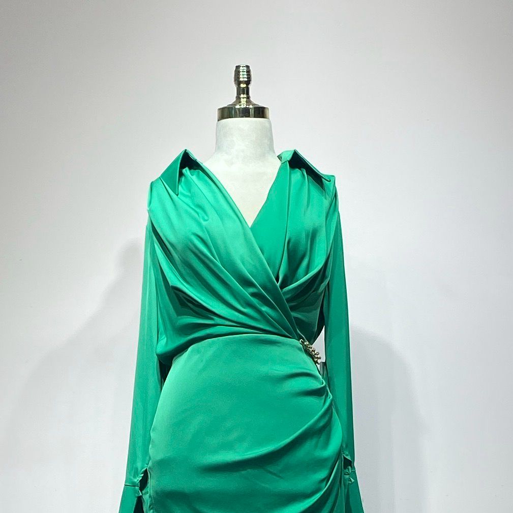 Vestido corto color verde de diversas tallas