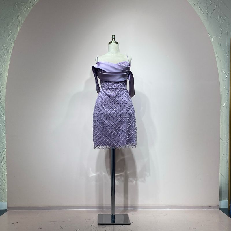 Vestido corto de color lila de diversas tallas