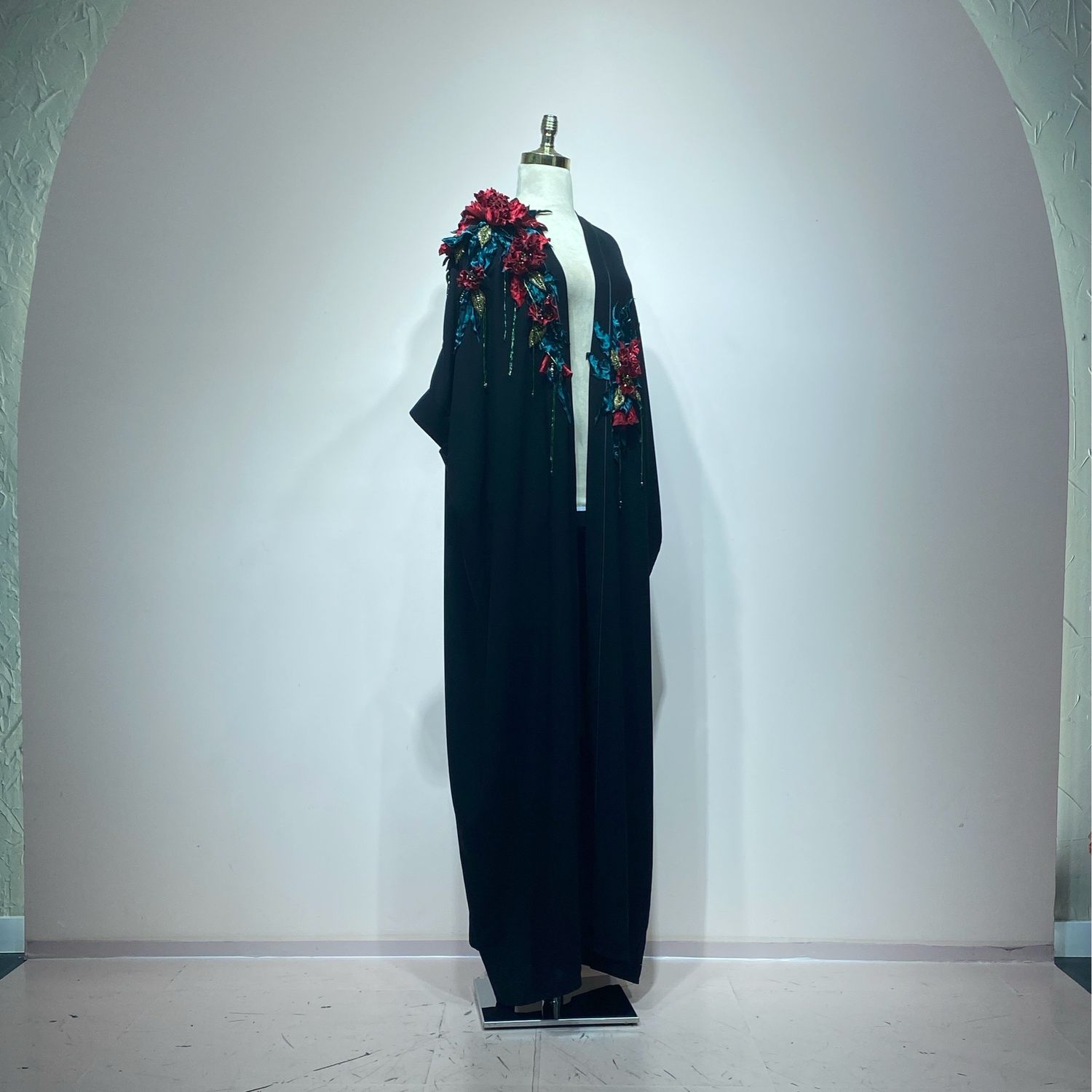 Abaya flores rojas
