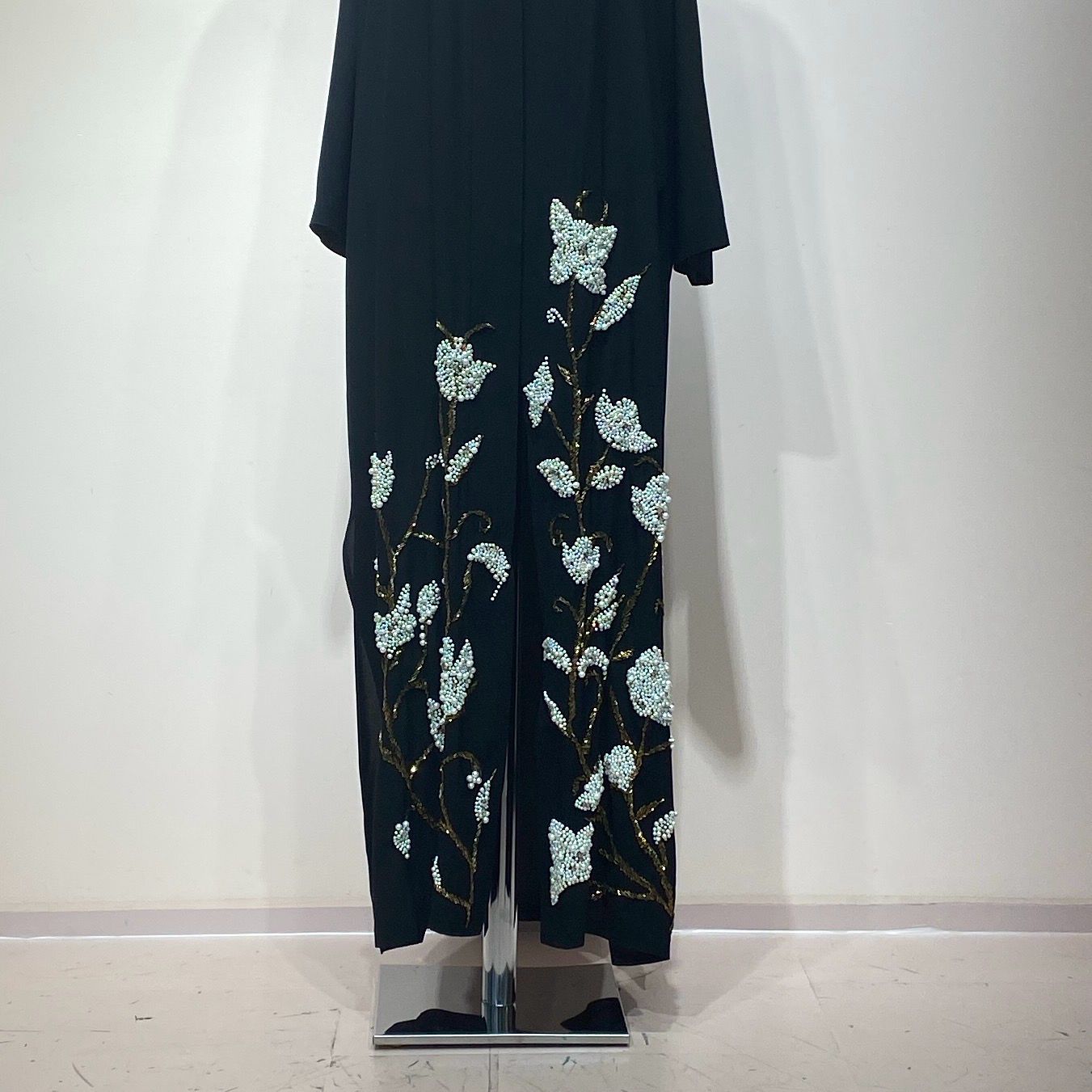 Abaya flores blanco