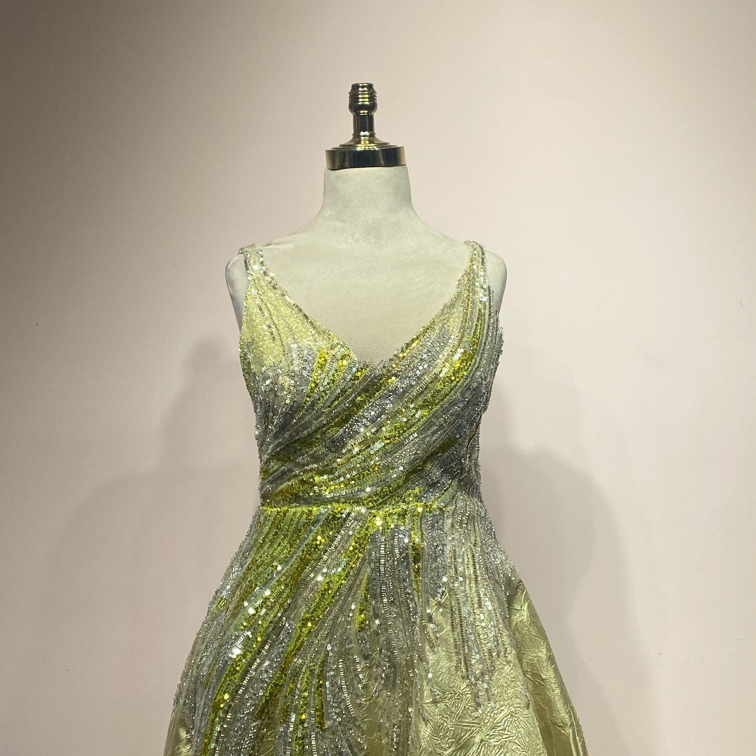 Vestido largo color amarillo talla 42/10