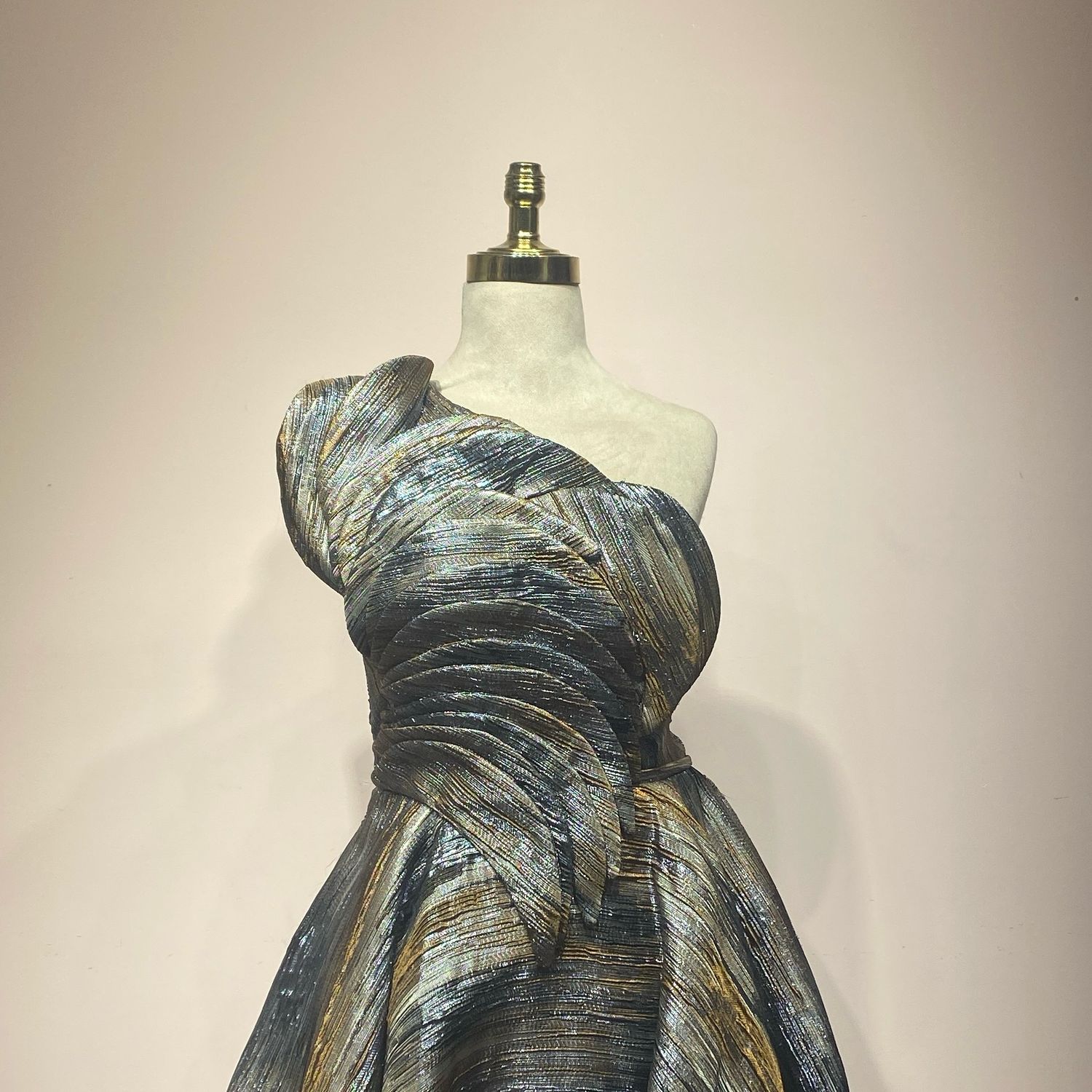 Vestido corte a metálico talla 44