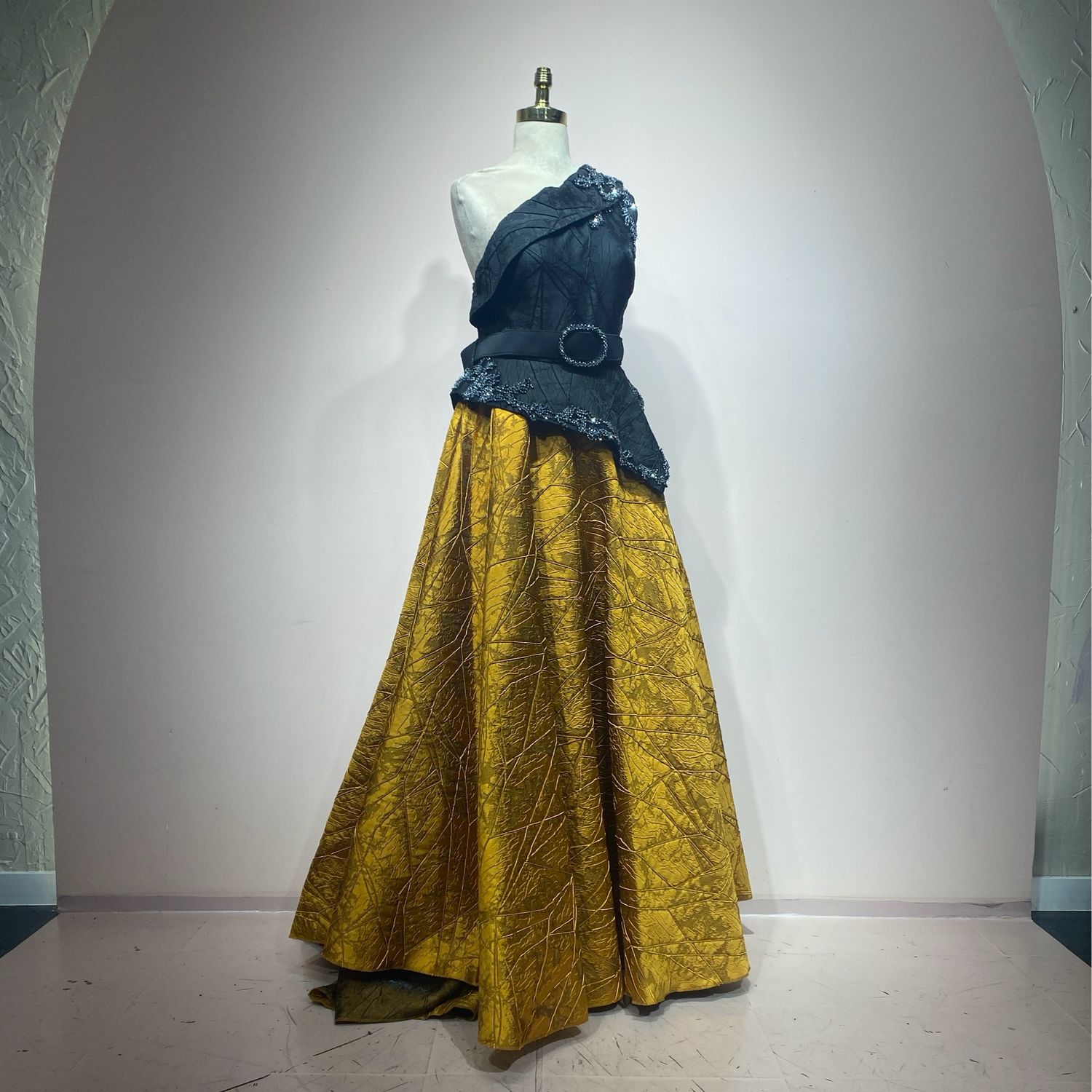 Vestido negro/amarillo talla 44/12
