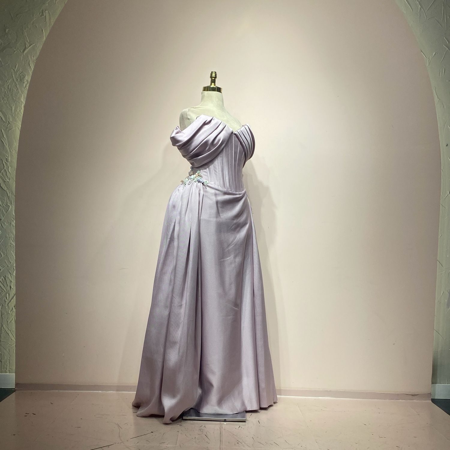 Vestido lila corte sirena