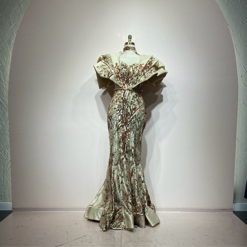 Vestido largo color dorado, talla 48 - XL