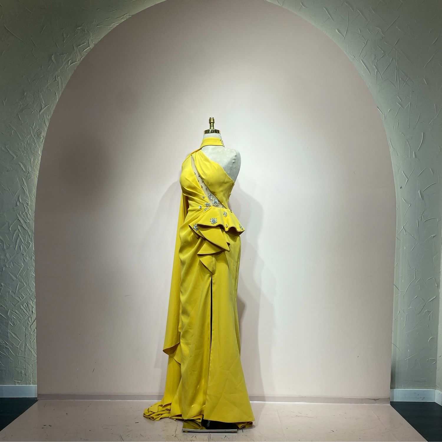 Vestido sirena amarillo talla 44