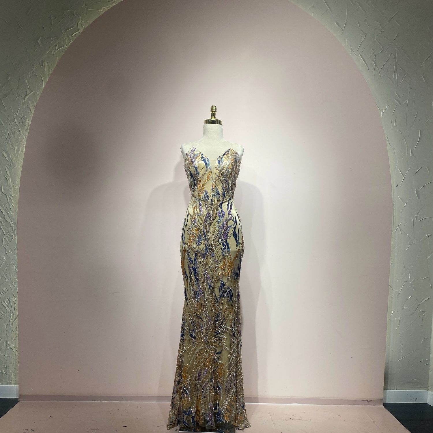 Vestido sirena dorado talla 3