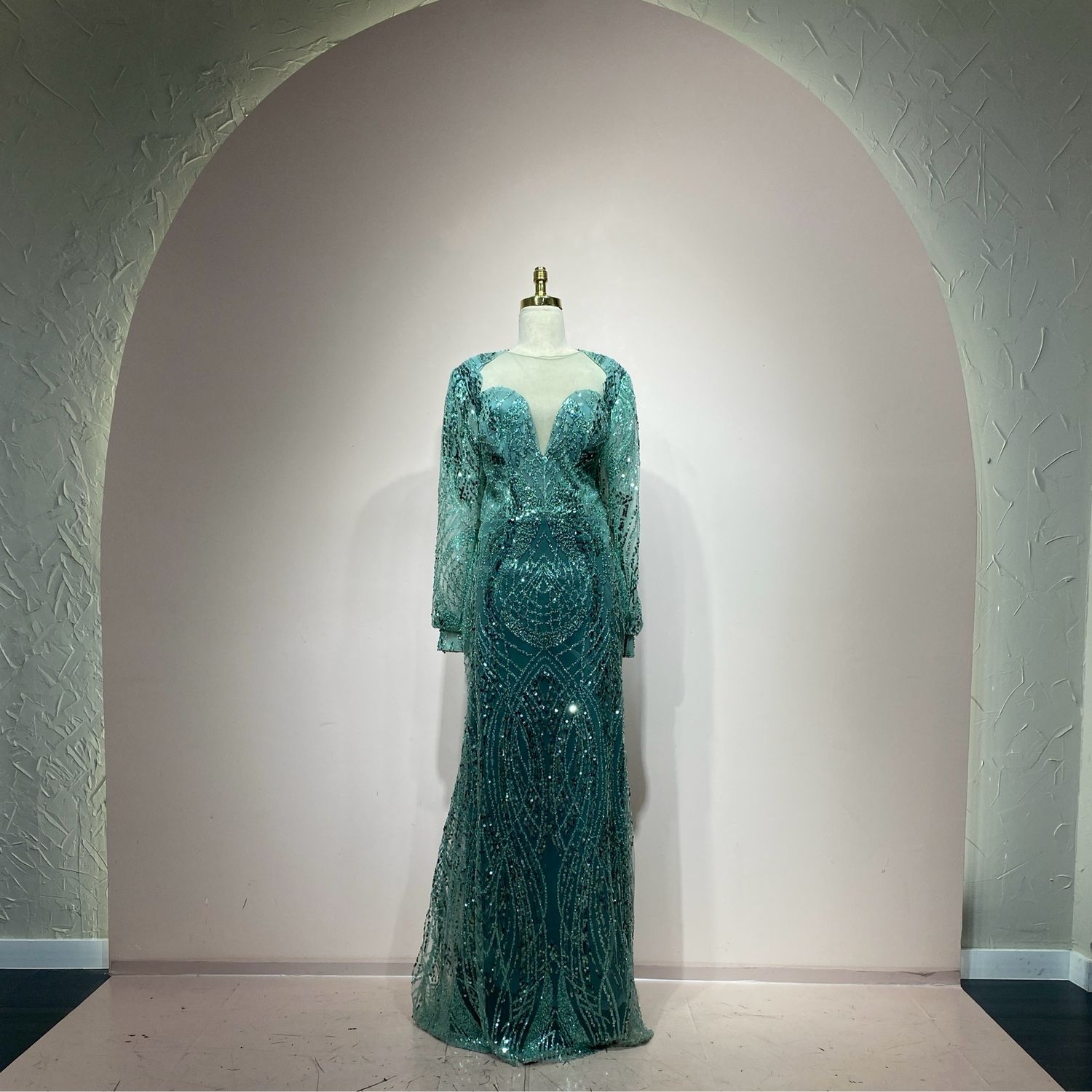 Vestido turquesa sirena con sobrefalda talla 50/18