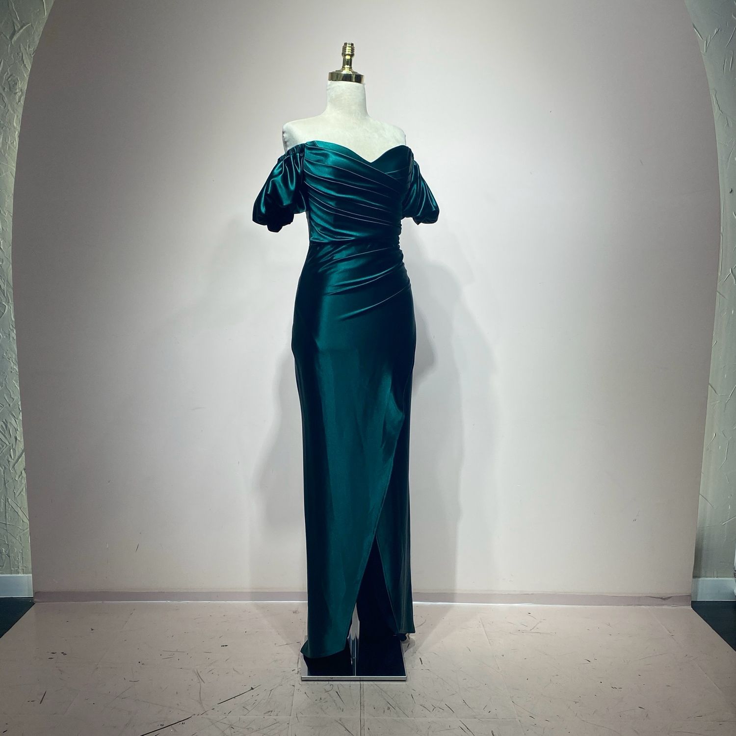 Vestido verde corte sirena talla 1/2/3