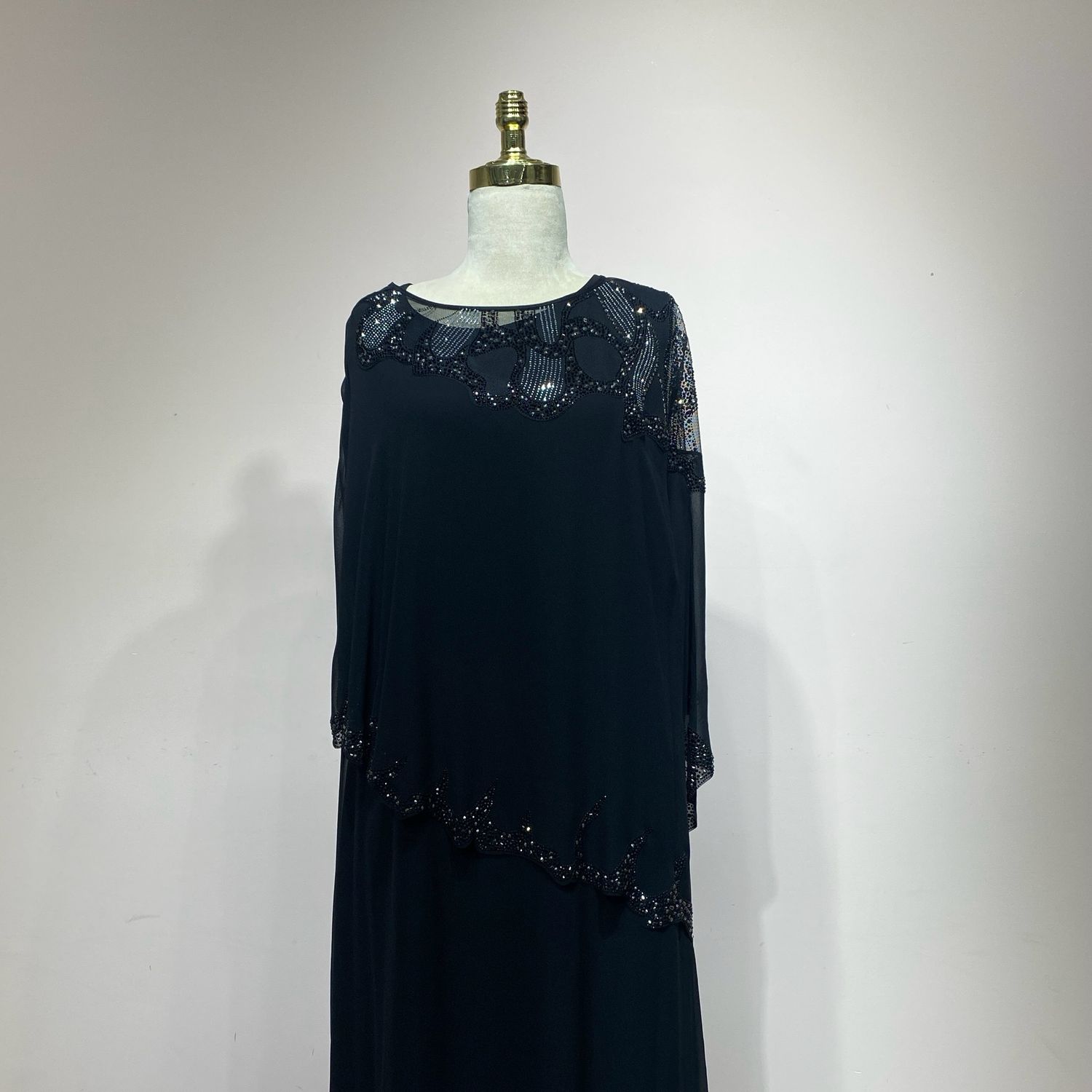 Vestido negro corte recto talla 44/46/48